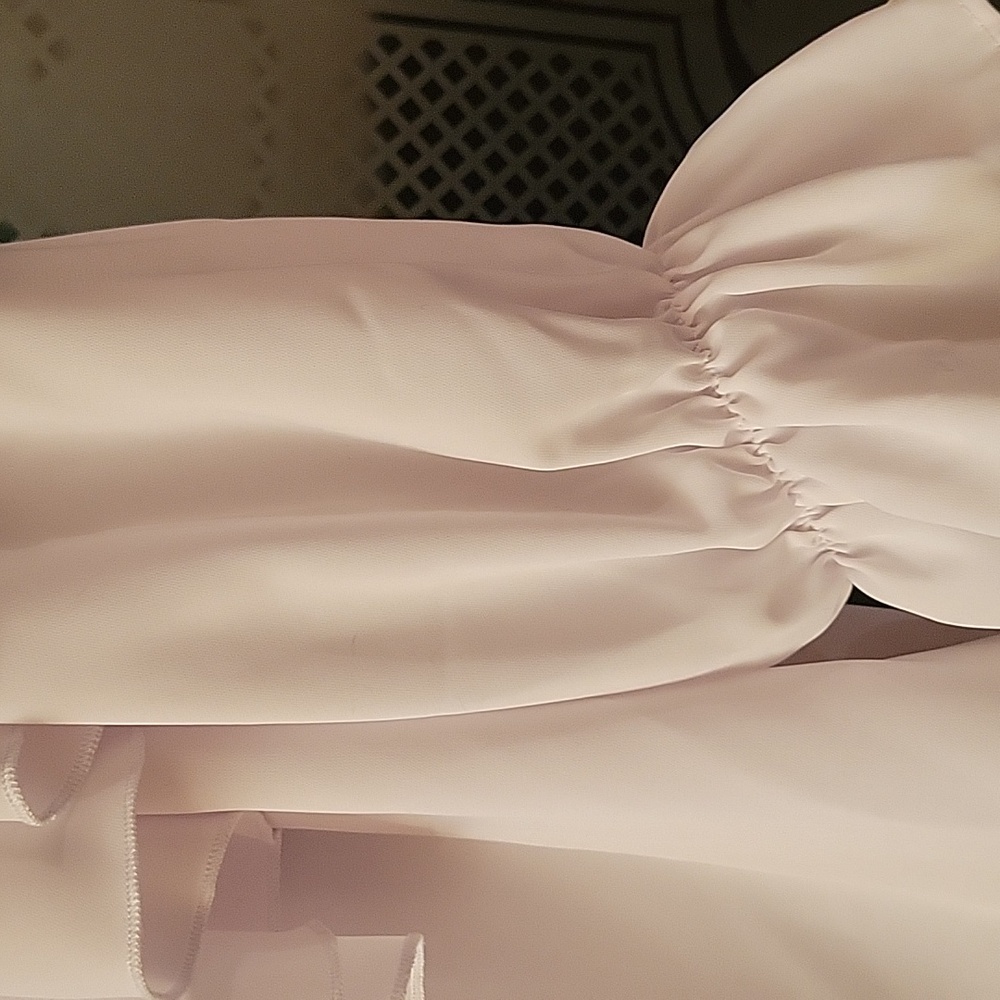 Elegant Off-Shoulder Ruffle Top Never Worn - Picture 3 of 4